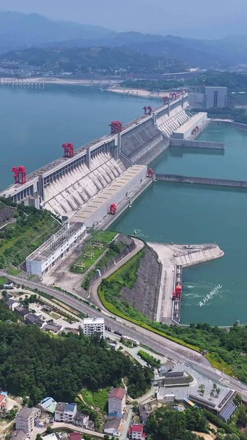 世界上最大的大坝是哪个？中国三峡大坝规模与效益均居首